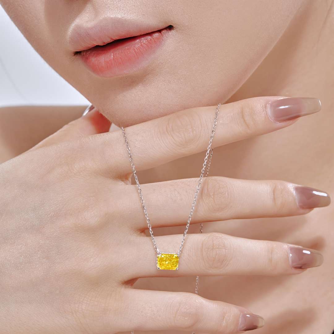 [Bijoux Regalia] Collier coloré de forme carrée luxueuse