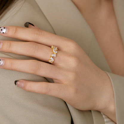 [Joyas Regalia] Anillo delicado de múltiples cortes
