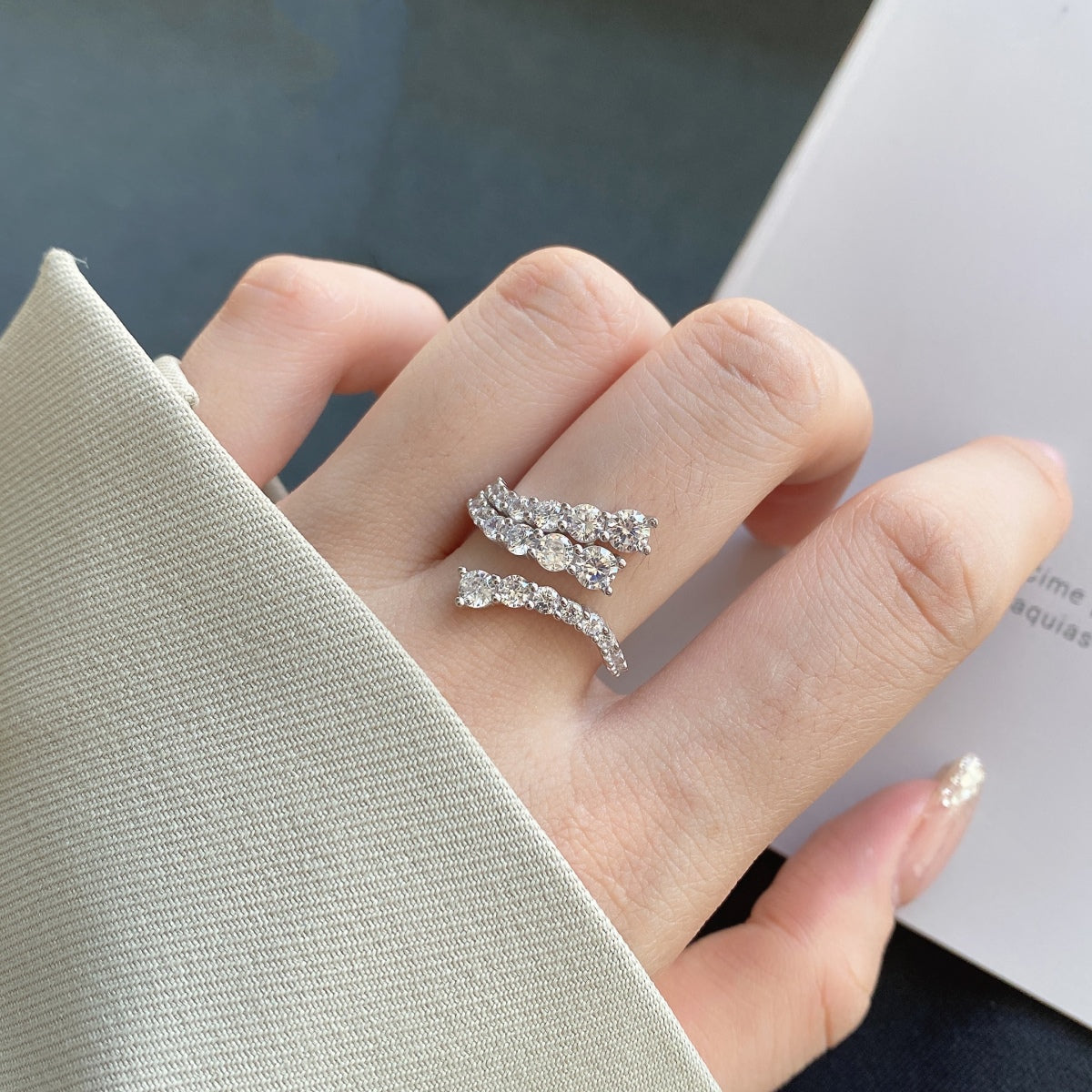 [Joyas Regalia] Anillo diario único con forma de serpiente vívida