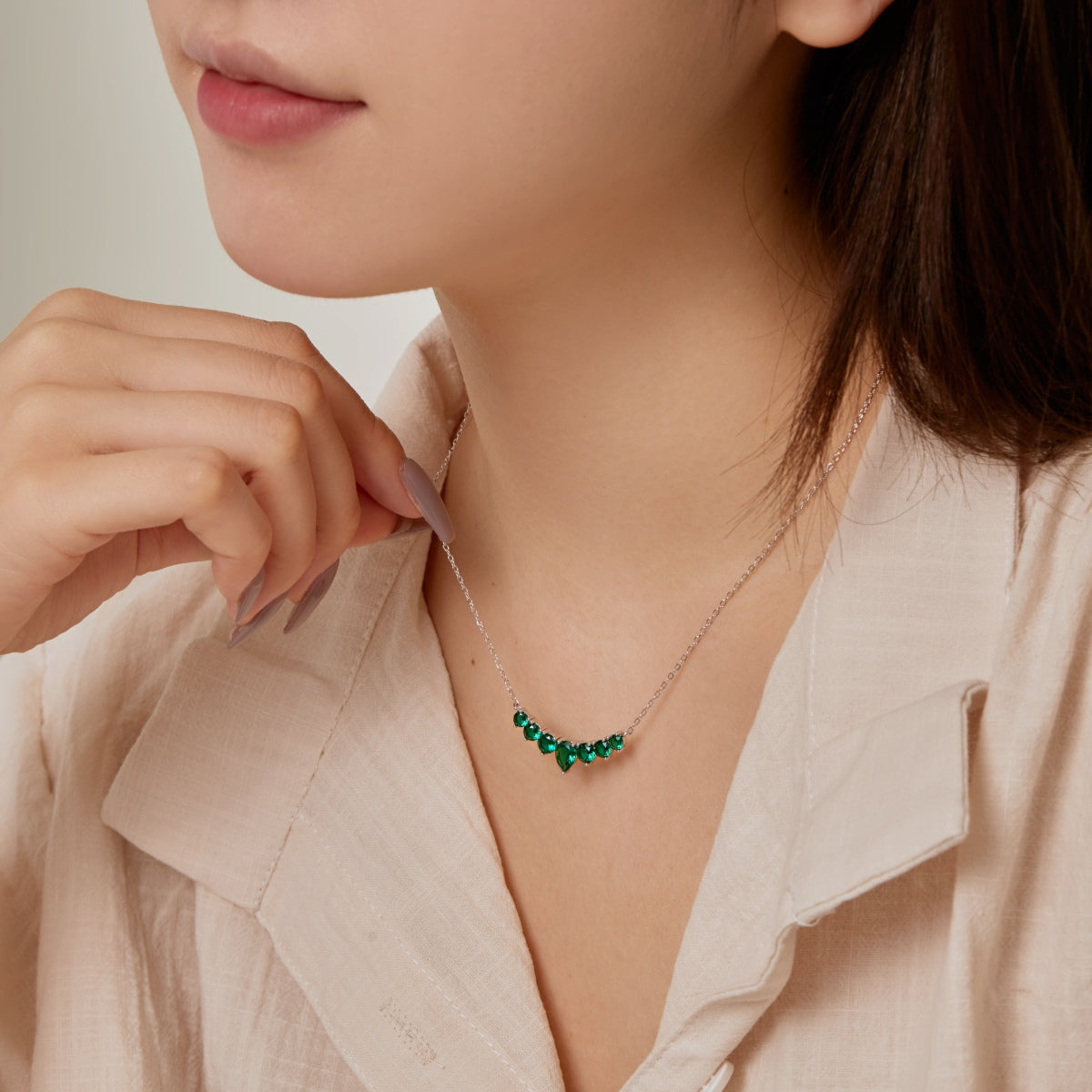 [Joyas Regalia] Delicado collar de corazón colorido