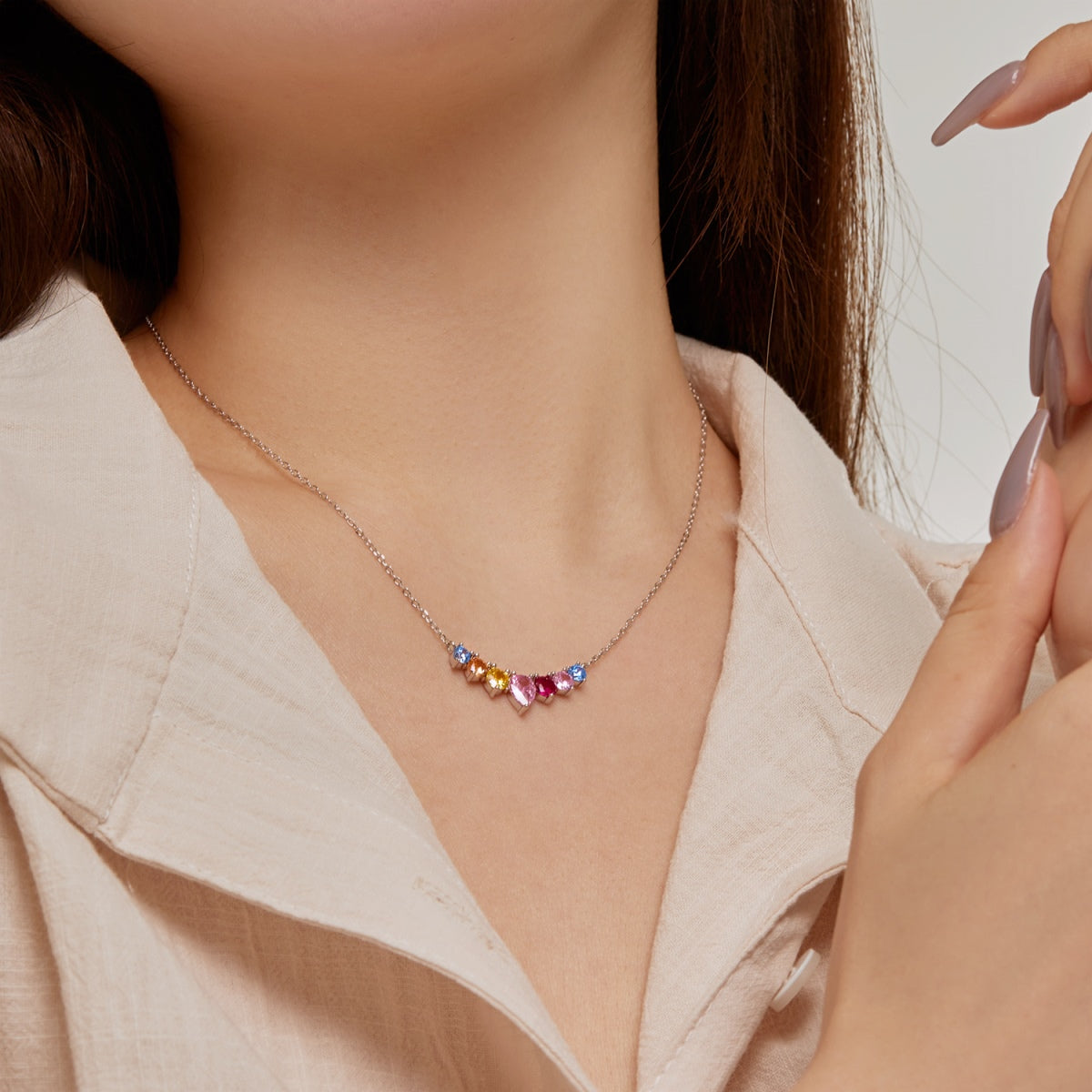 [Joyas Regalia] Delicado collar de corazón colorido