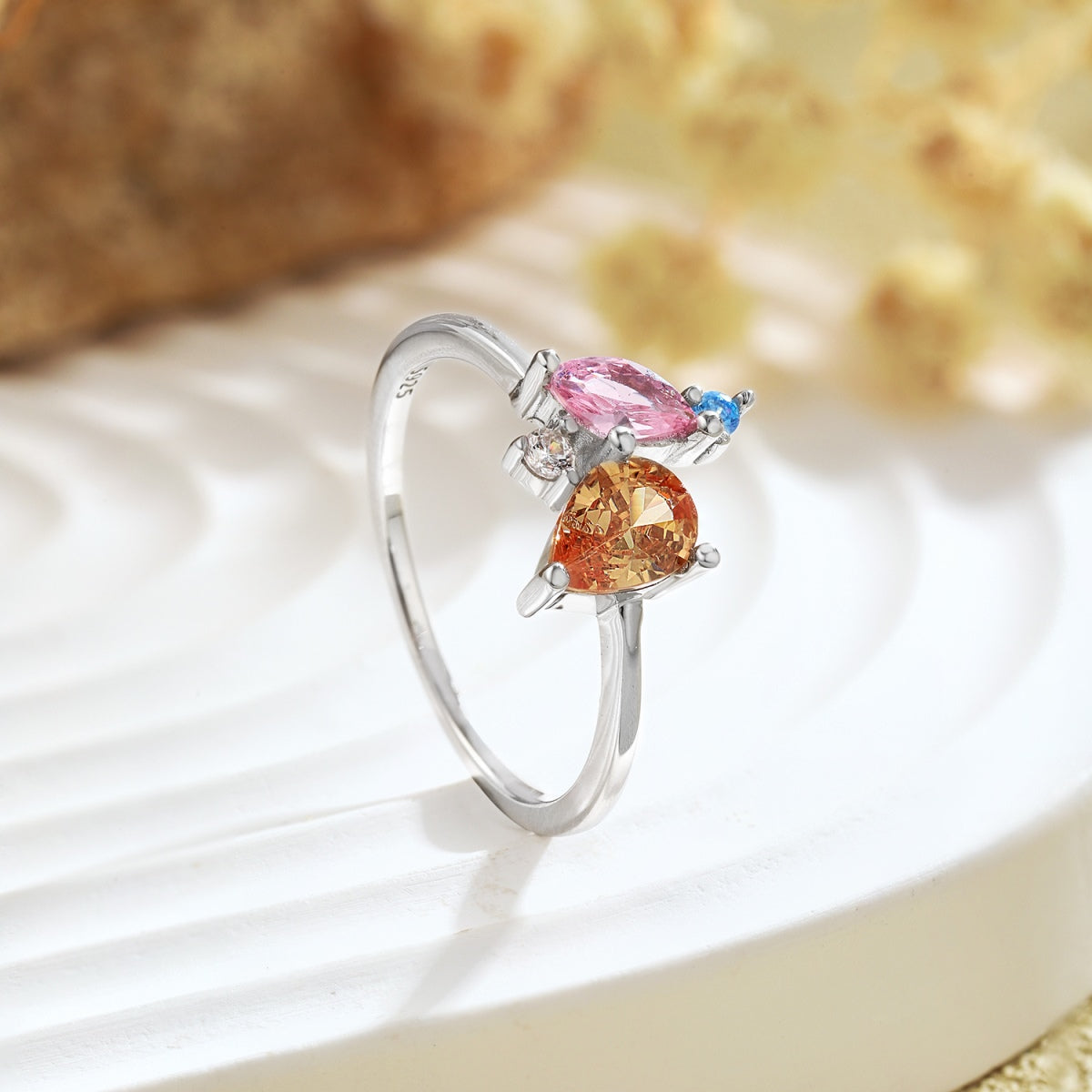 [Joyas Regalia] Anillo multicorte colorido y radiante para uso diario