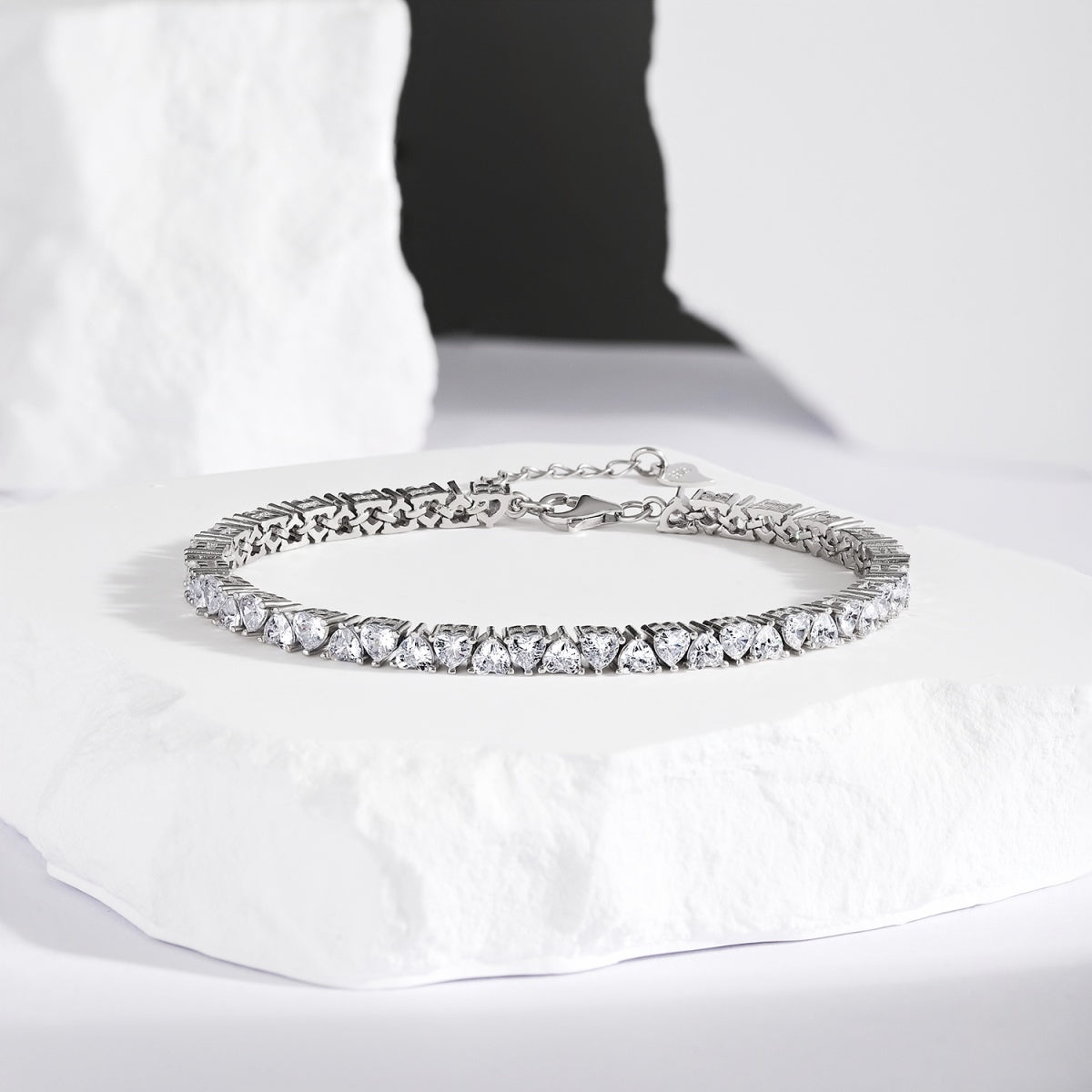 [Bijoux Regalia] Bracelet amoureux éblouissant en forme de cœur romantique