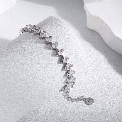 [Bijoux Regalia] Bracelet quotidien orné de 0,5 carat taille princesse
