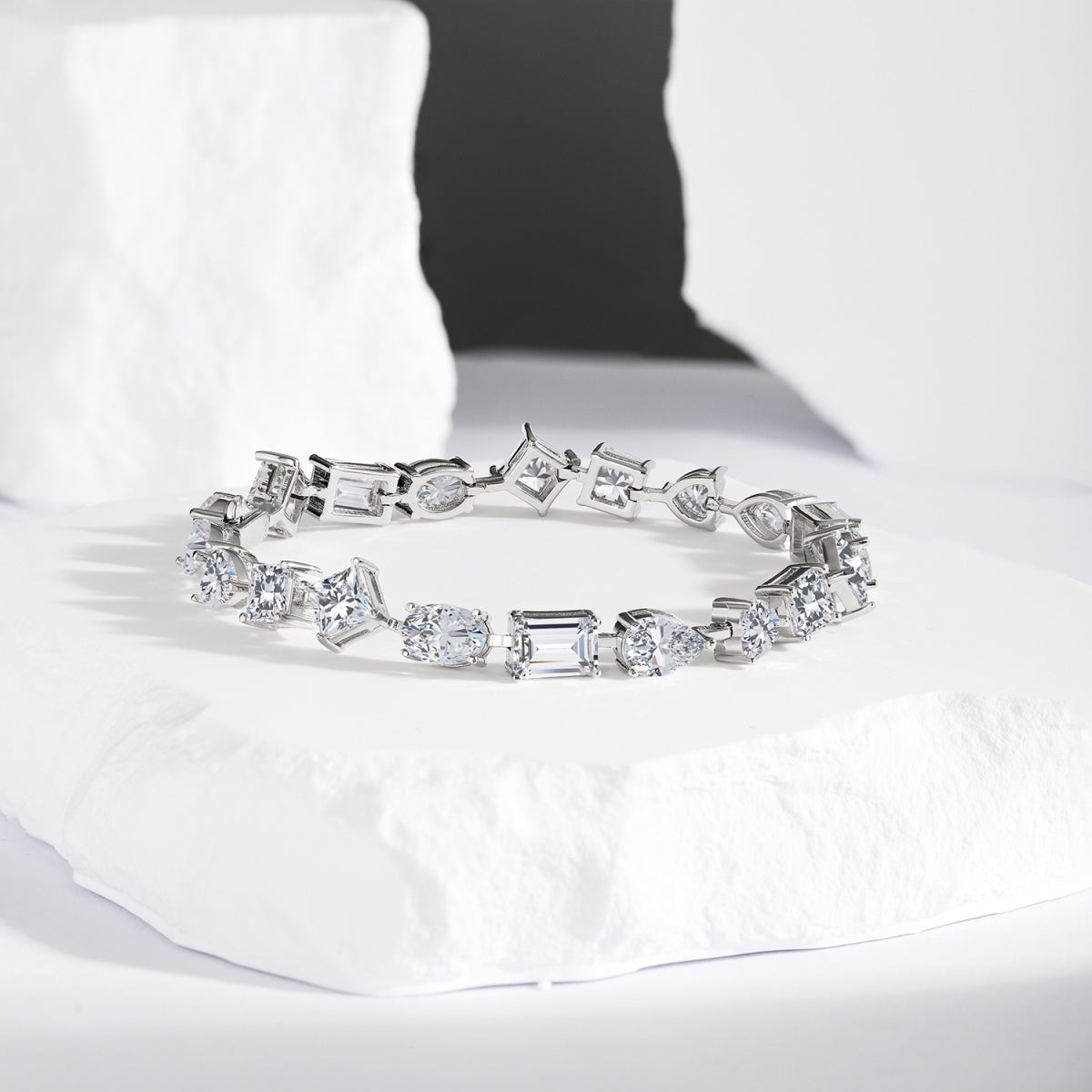 [Bijoux Regalia] Bracelet quotidien unique et exquis à plusieurs coupes