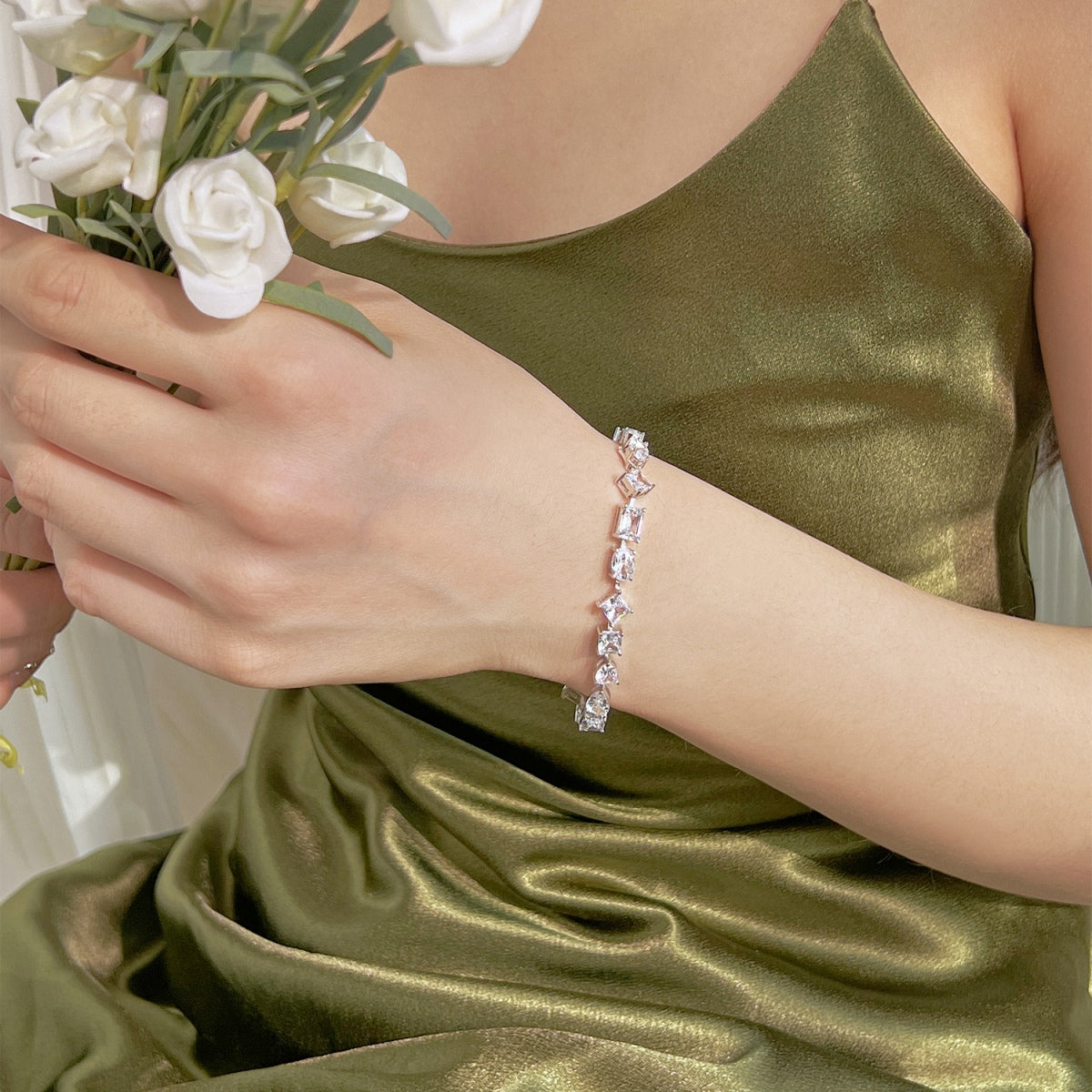 [Bijoux Regalia] Bracelet quotidien unique et exquis à plusieurs coupes