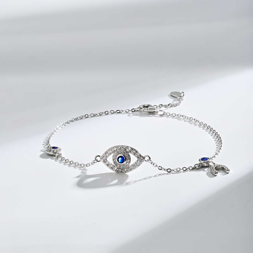 [Bijoux Regalia] Collier délicat en forme d'œil