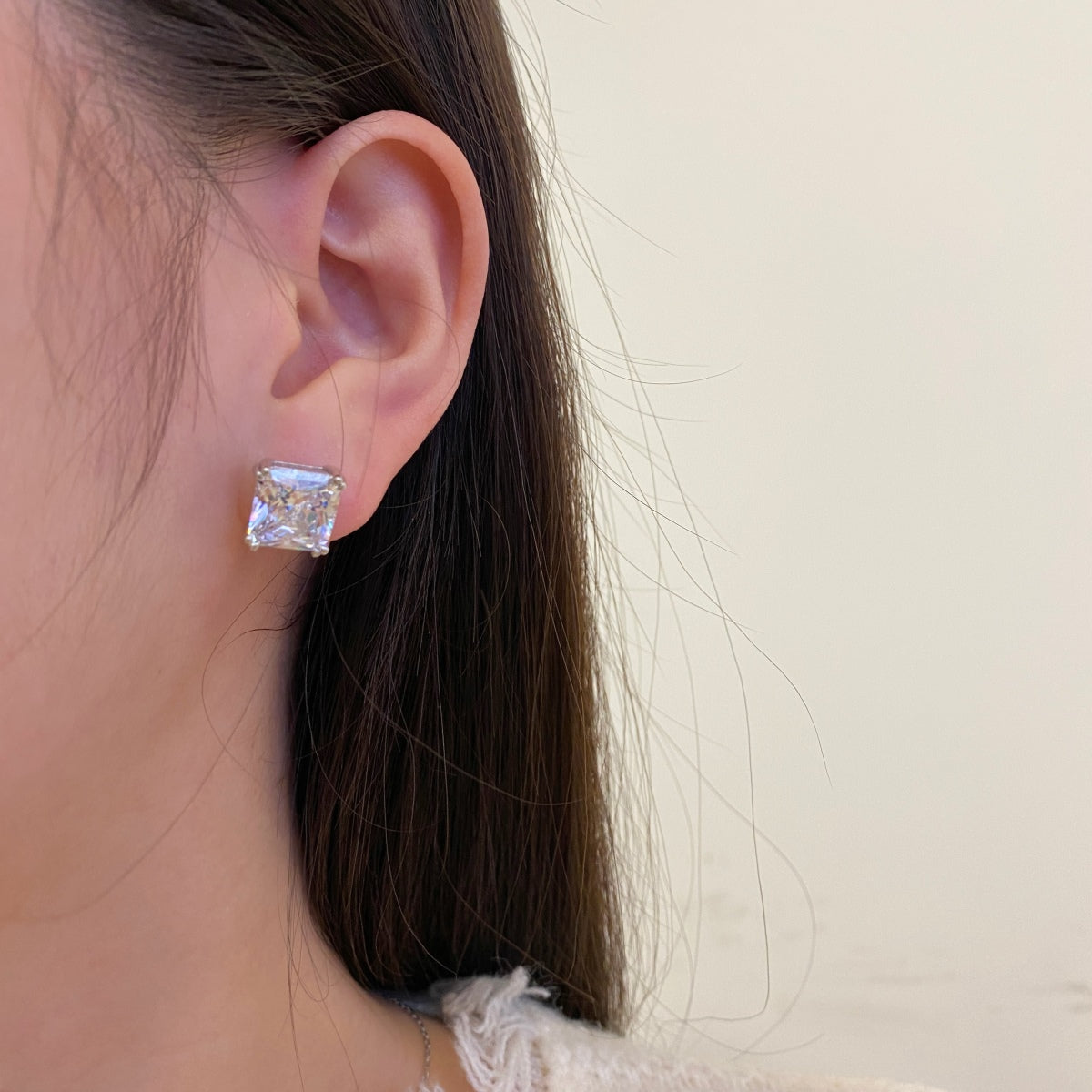 [Joyas Regalia] Pendientes cuadrados delicados