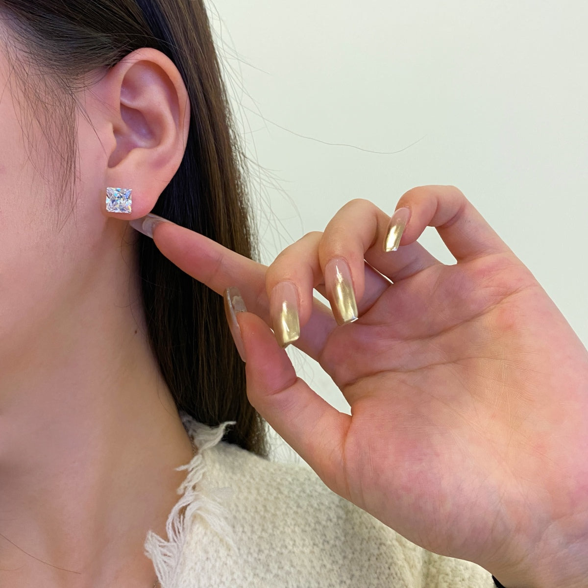 [Joyas Regalia]Pendientes con forma cuadrada ornamentada