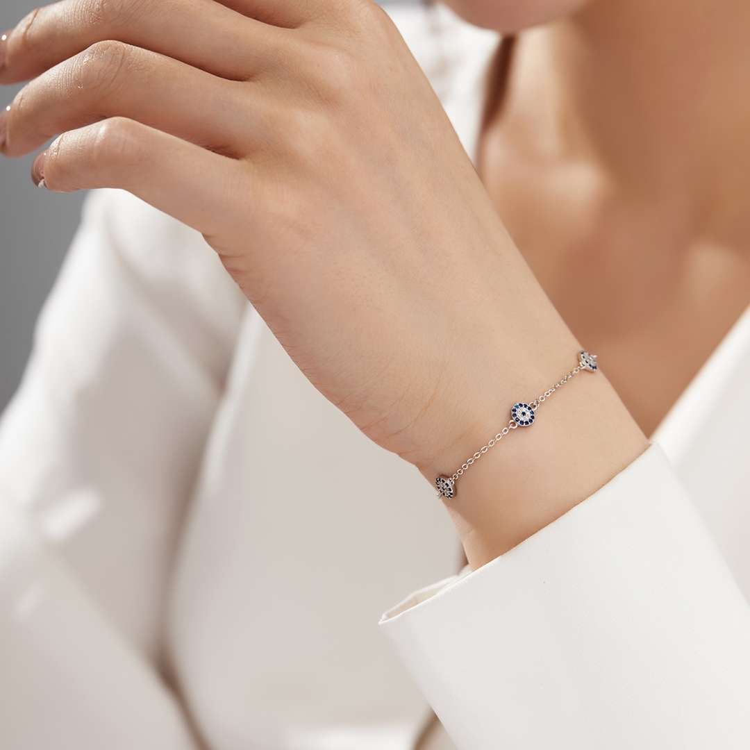 [Bijoux Regalia] Collier pendentif délicat de forme ronde