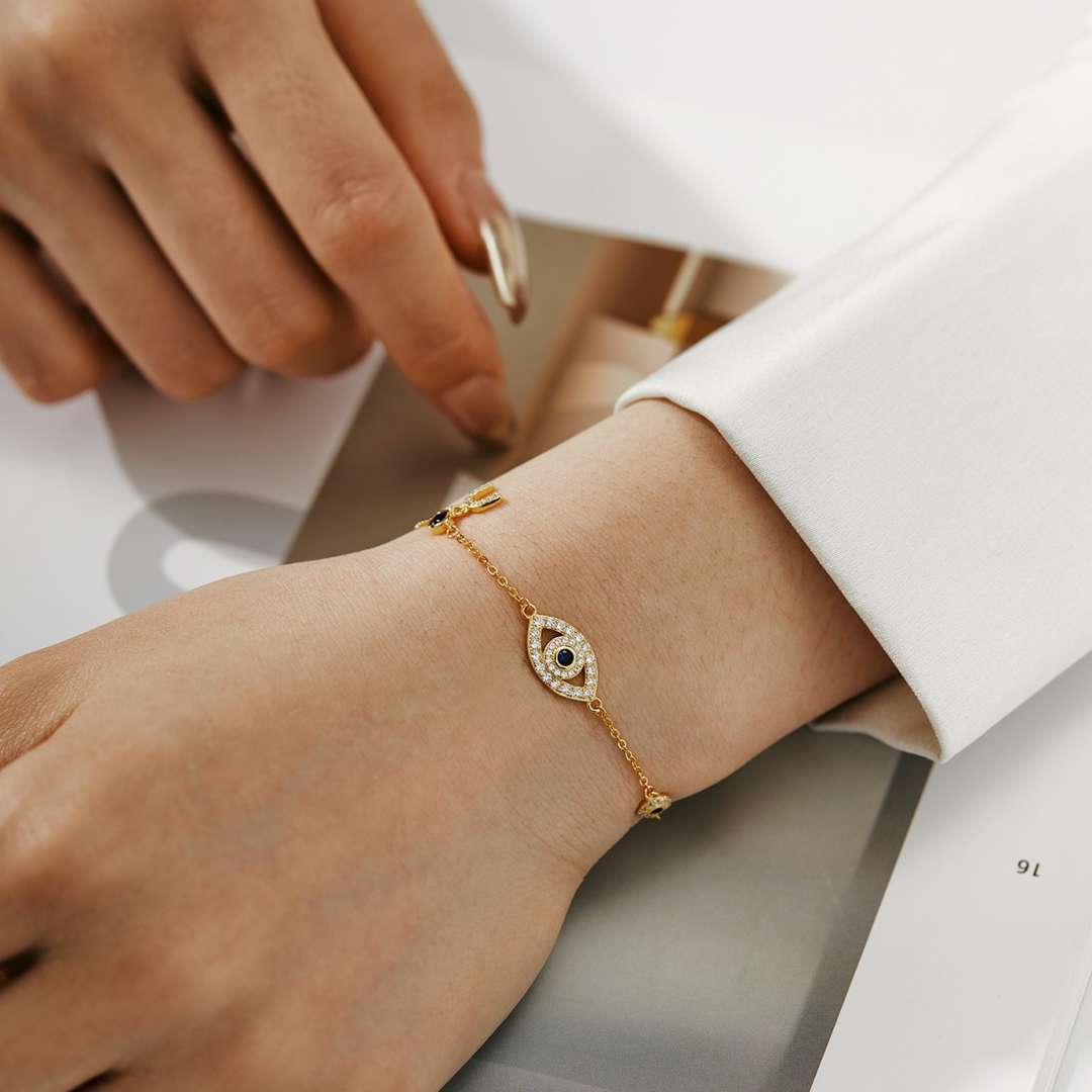 [Bijoux Regalia] Collier délicat en forme d'œil