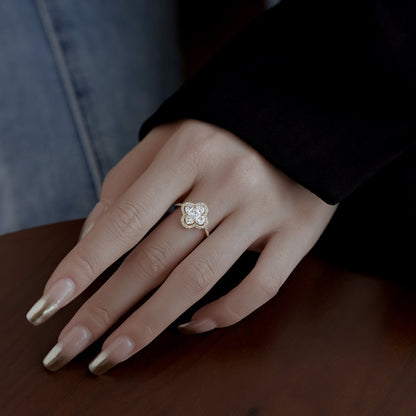 [Joyas Regalia] Lujoso anillo de banquete con forma de flor de la eternidad