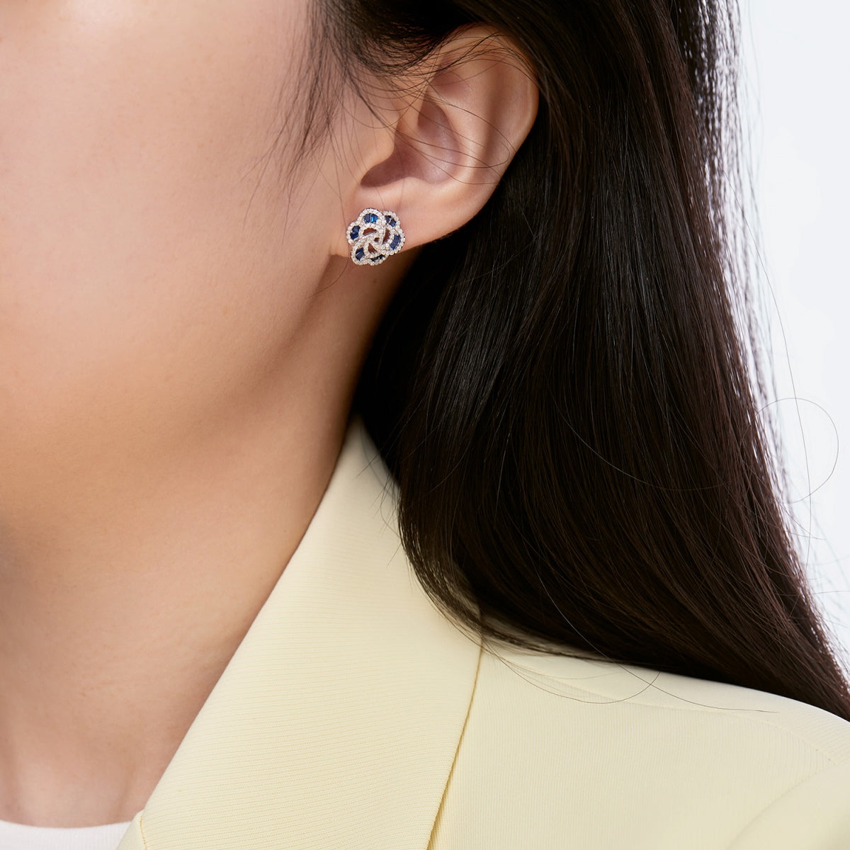 [Regalia jewelry]Exquisite Flower Shape Daily Earrings