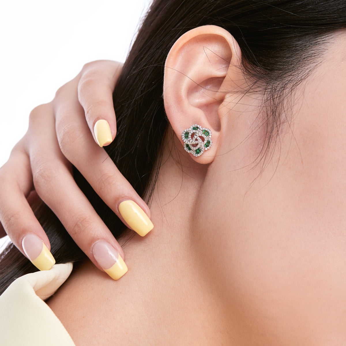 [Regalia jewelry]Exquisite Flower Shape Daily Earrings