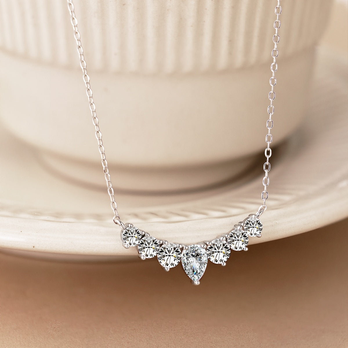 [Joyas Regalia] Delicado collar de corazón colorido
