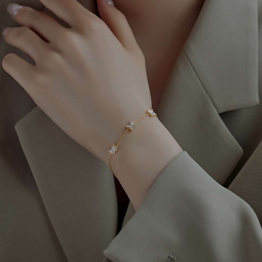 [Bijoux Regalia] Collier en forme de papillon radieux
