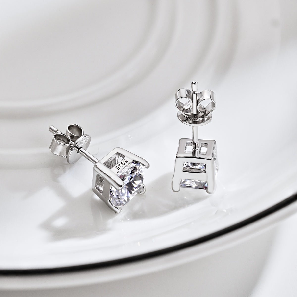 [Regalia jewelry]1.0 Carat Radiant Princess Cut Wedding Earrings
