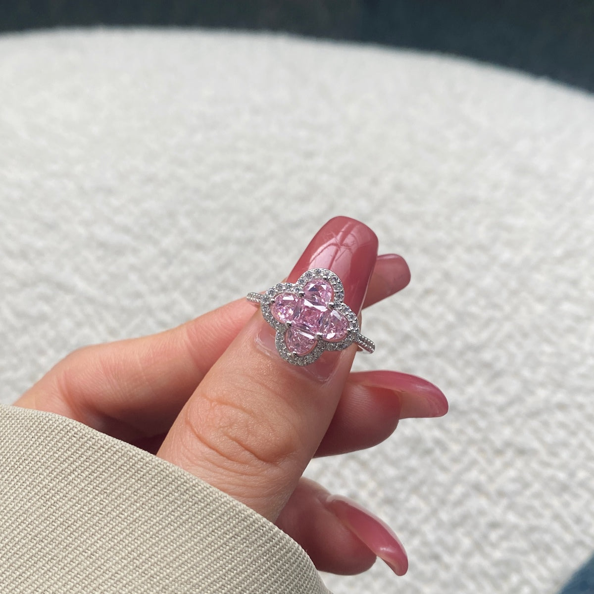 [Joyas Regalia] Lujoso anillo de banquete con forma de flor de la eternidad