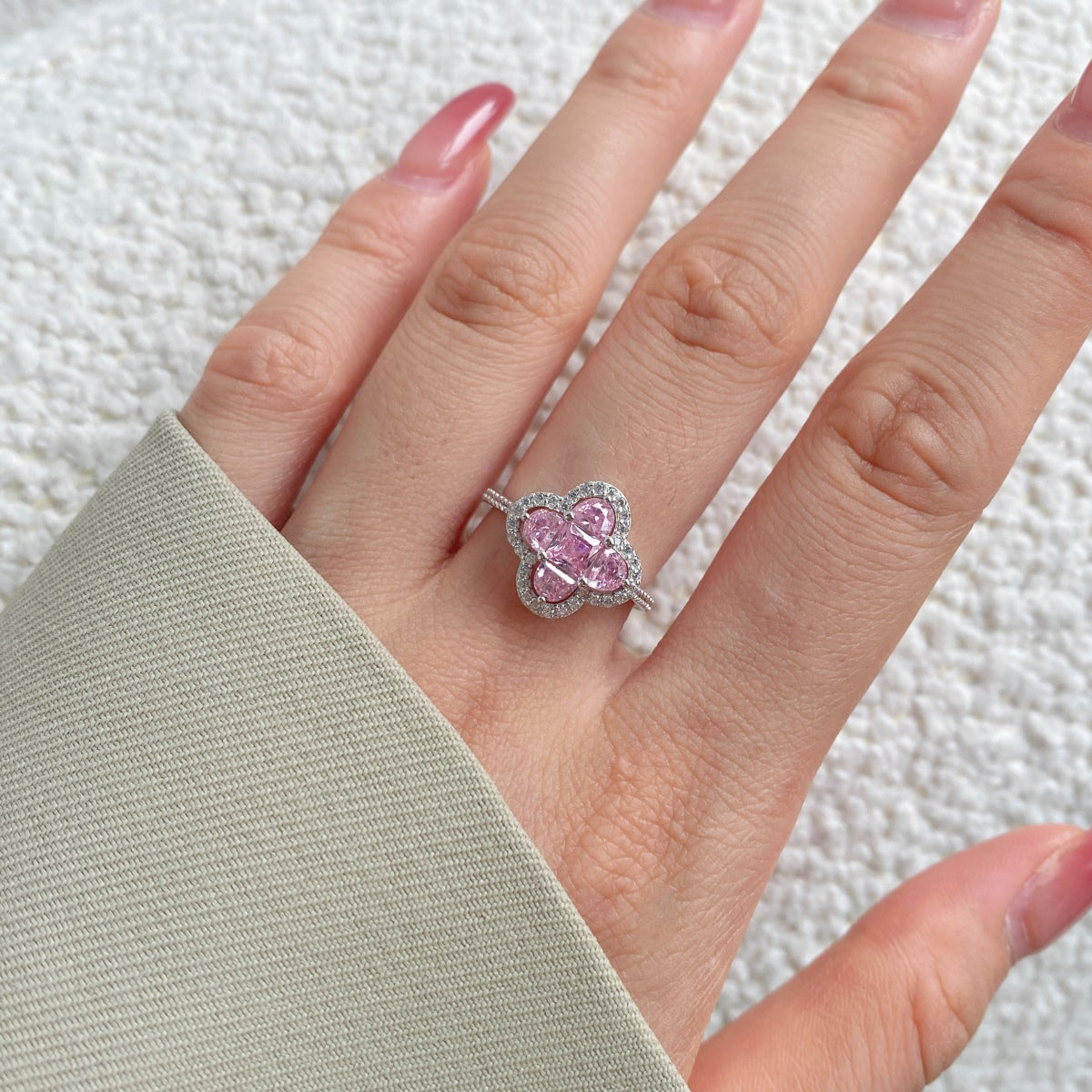 [Joyas Regalia] Lujoso anillo de banquete con forma de flor de la eternidad