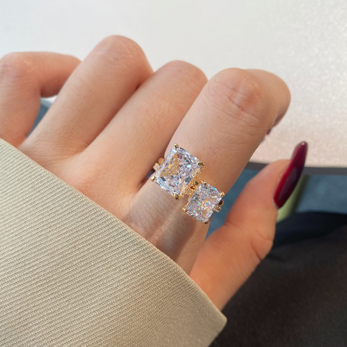 [Regalia jewelry]4.0 Carat Ornate Enchanting Radiand Cut Banquet Ring