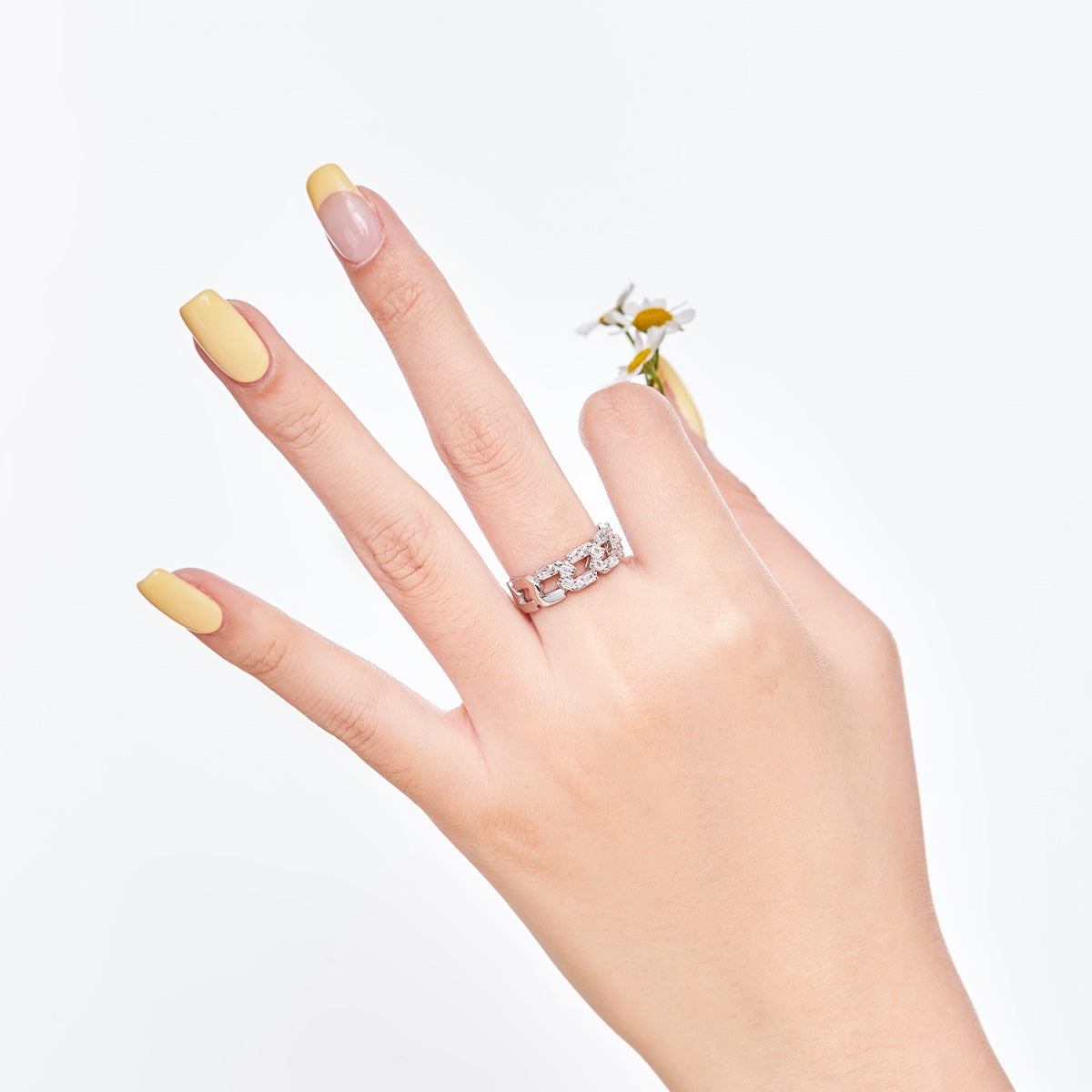 [Joyas Regalia] Anillo diario con corte esmeralda vibrante y brillante