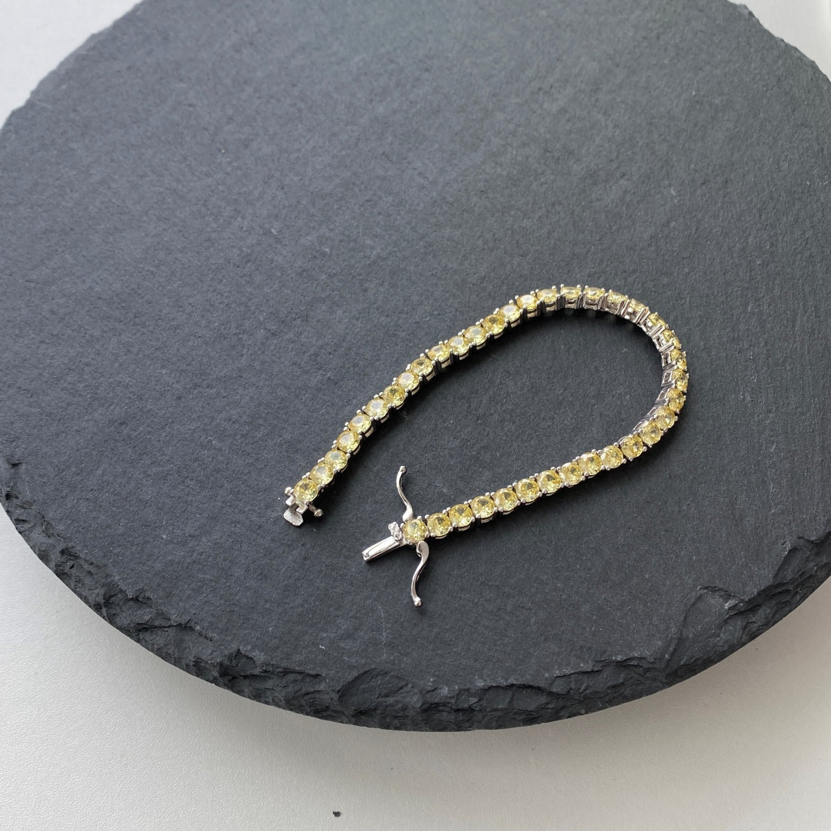 [Bijoux Regalia] Bracelet tennis rond éblouissant et orné