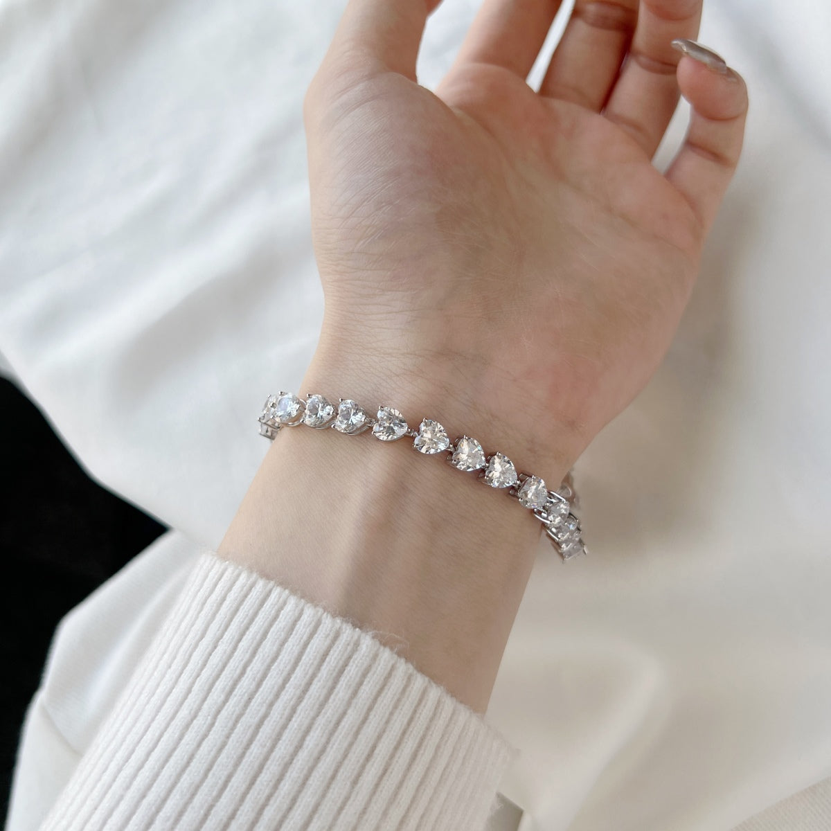 [Bijoux Regalia] Bracelet élégant et romantique en forme de cœur de 0,75 carat