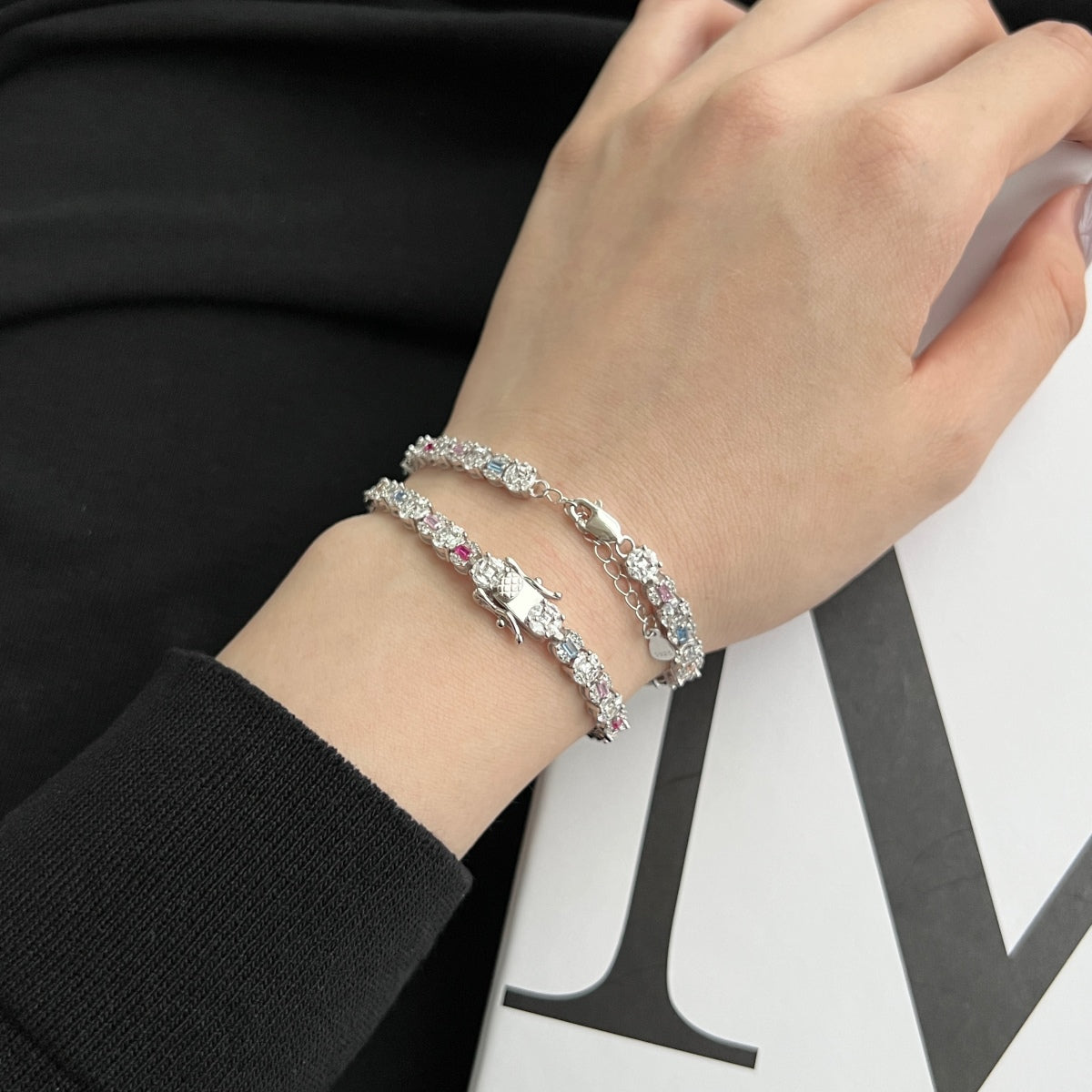 [Bijoux Regalia] Bracelet quotidien multi-coupes éblouissant et radieux