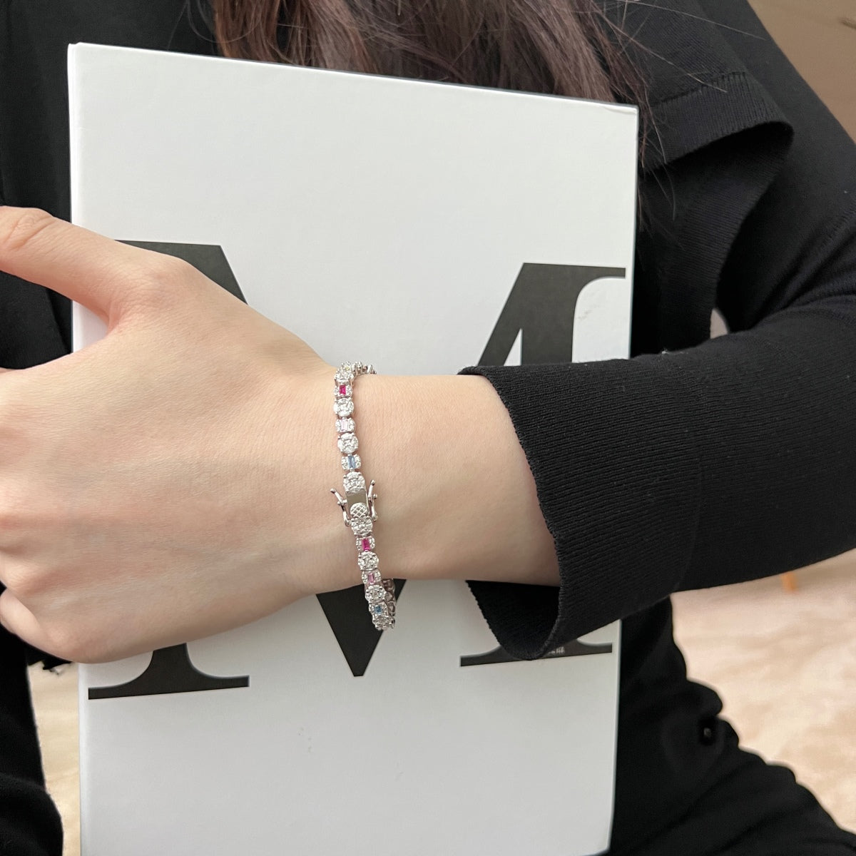 [Bijoux Regalia] Bracelet quotidien multi-coupes éblouissant et radieux