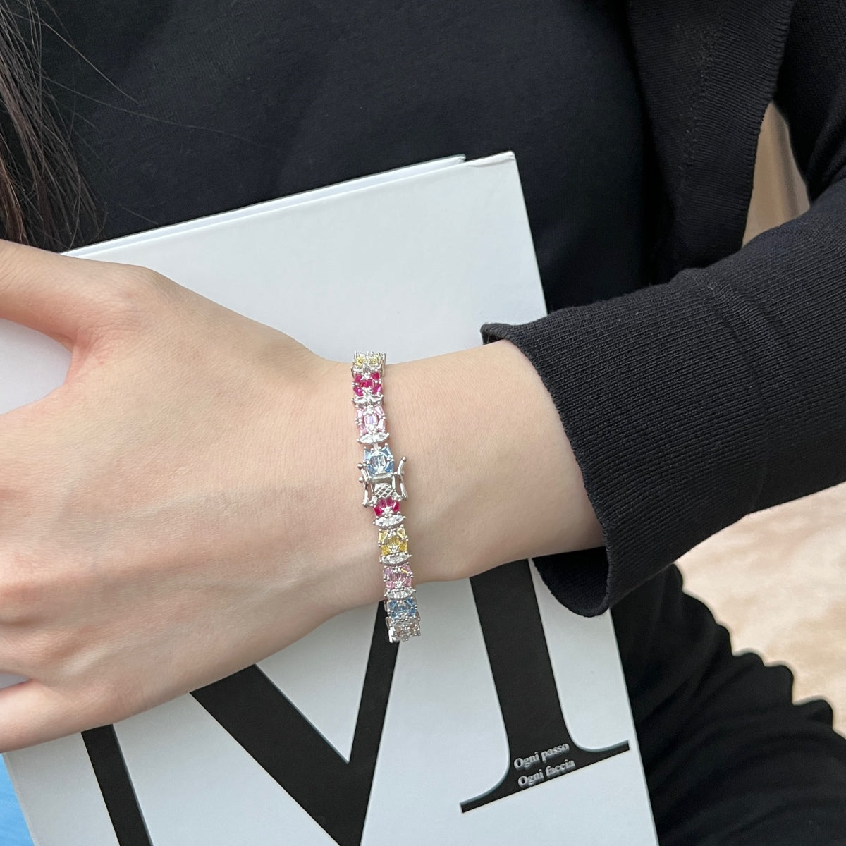 [Bijoux Regalia] Bracelet de fête délicat et coloré à plusieurs coupes