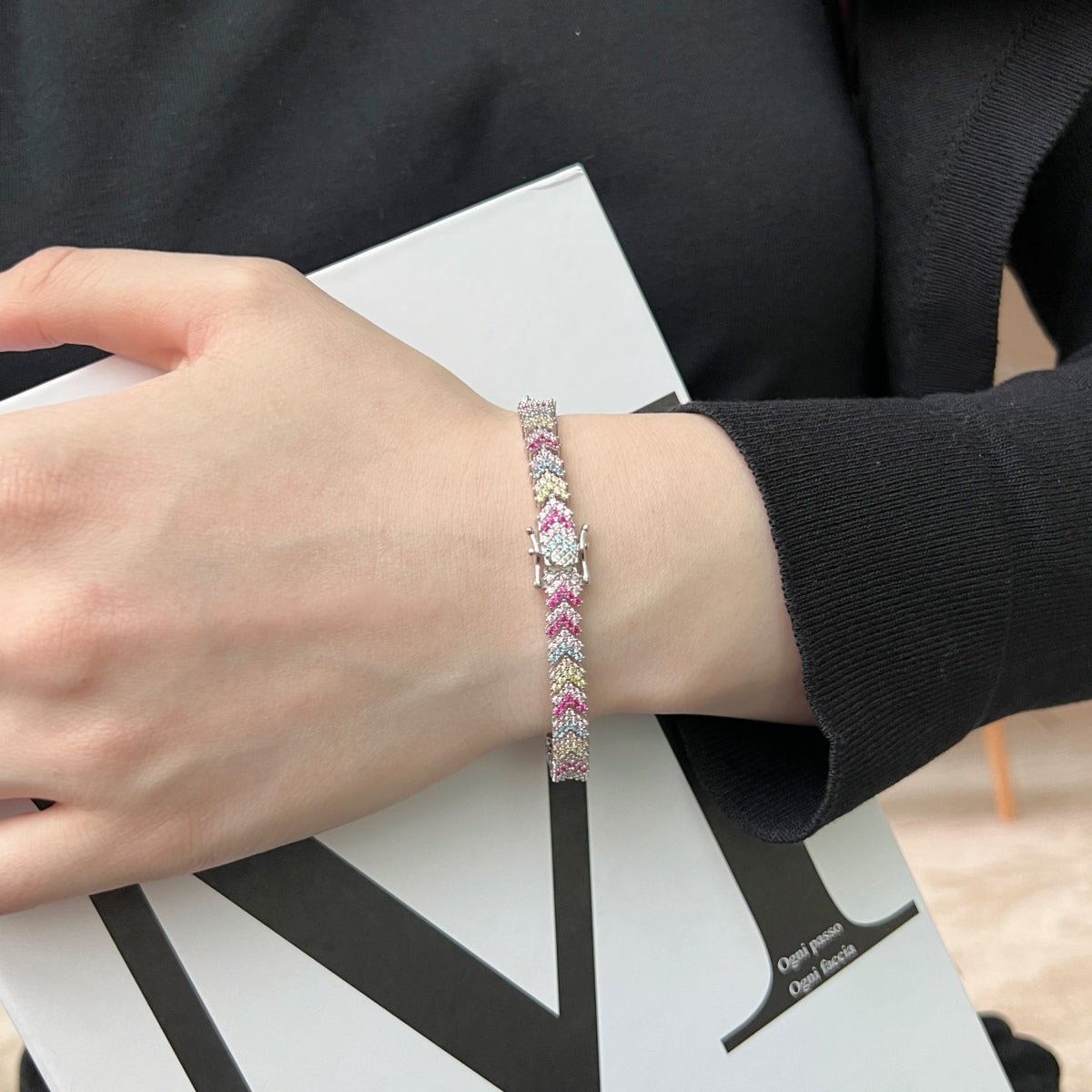 [Bijoux Regalia] Bracelet de fête rond scintillant et orné