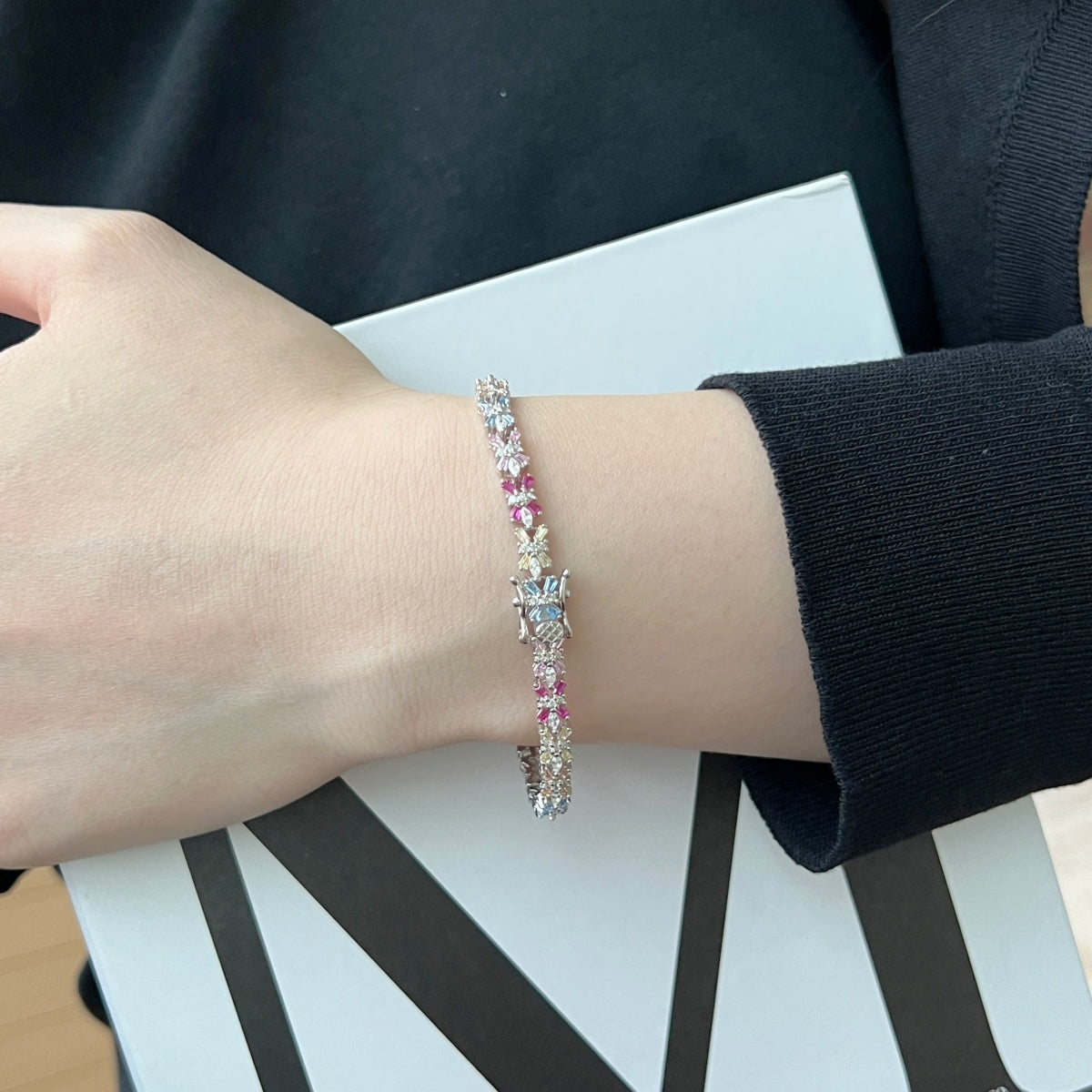 [Bijoux Regalia] Bracelet de fête taille émeraude coloré et éclatant