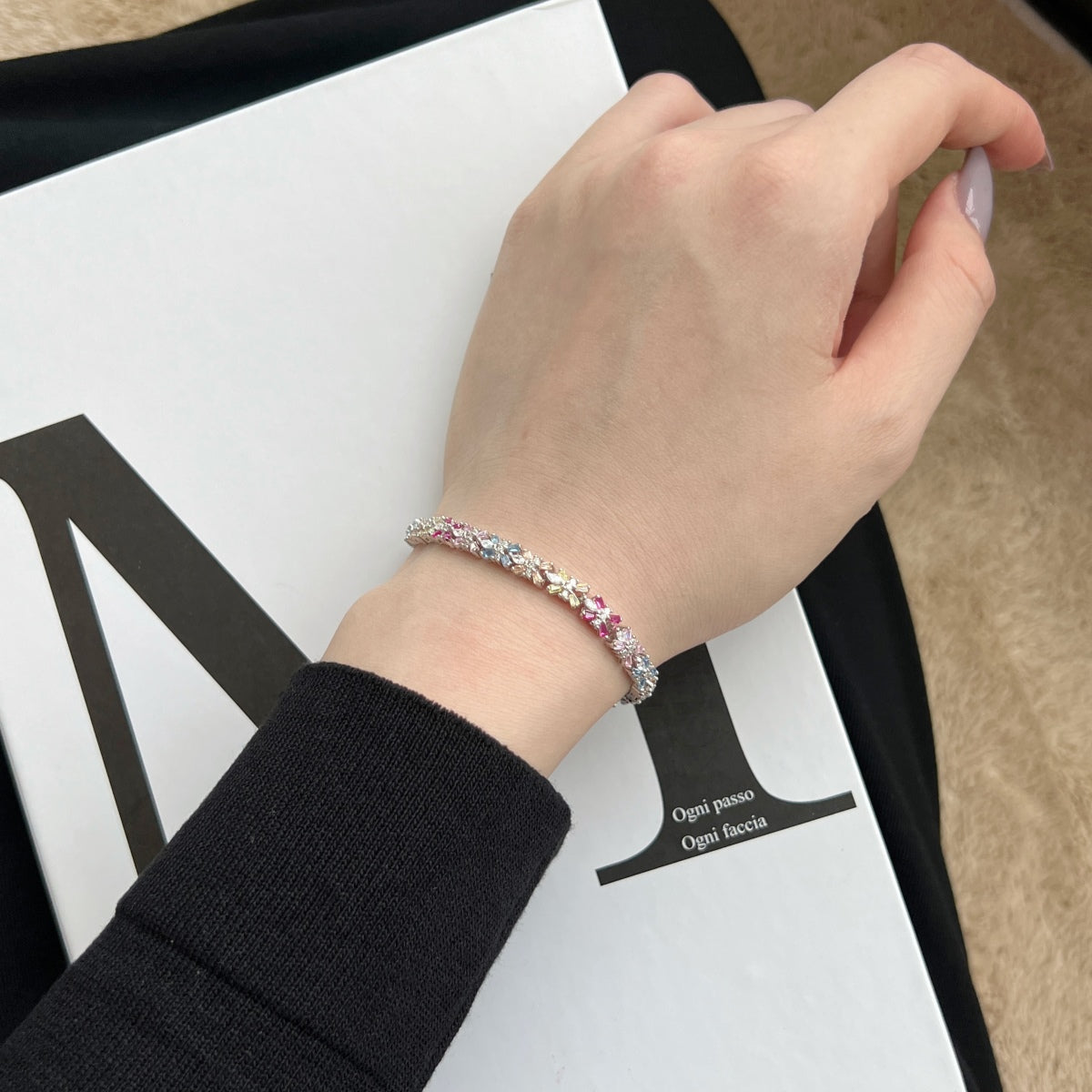 [Bijoux Regalia] Bracelet de fête taille émeraude coloré et éclatant
