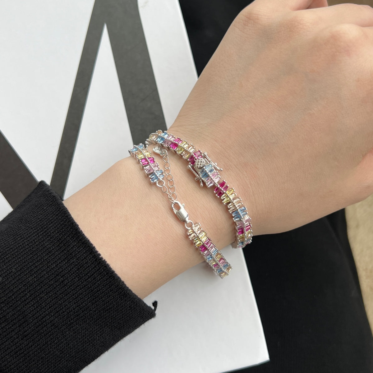 [Bijoux Regalia] Bracelet de fête multi-coupes étincelant et exquis