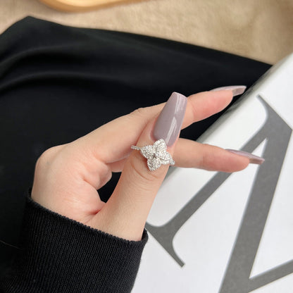 [Joyas Regalia] Anillo de banquete lujoso con forma de flor colorida