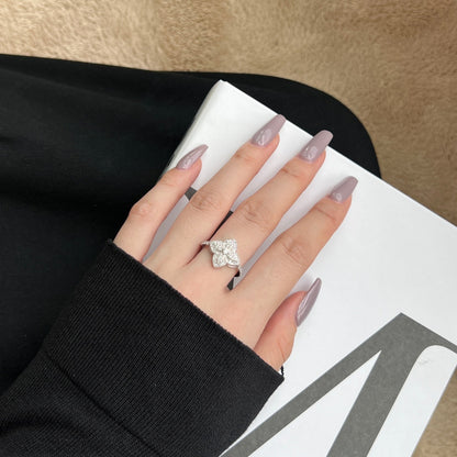 [Joyas Regalia] Anillo de banquete lujoso con forma de flor colorida