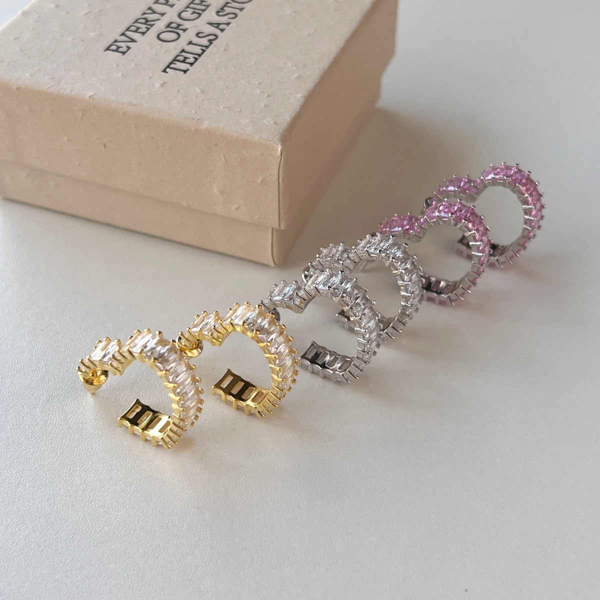 [Regalia jewelry]Radiant Heart Cutout Earrings