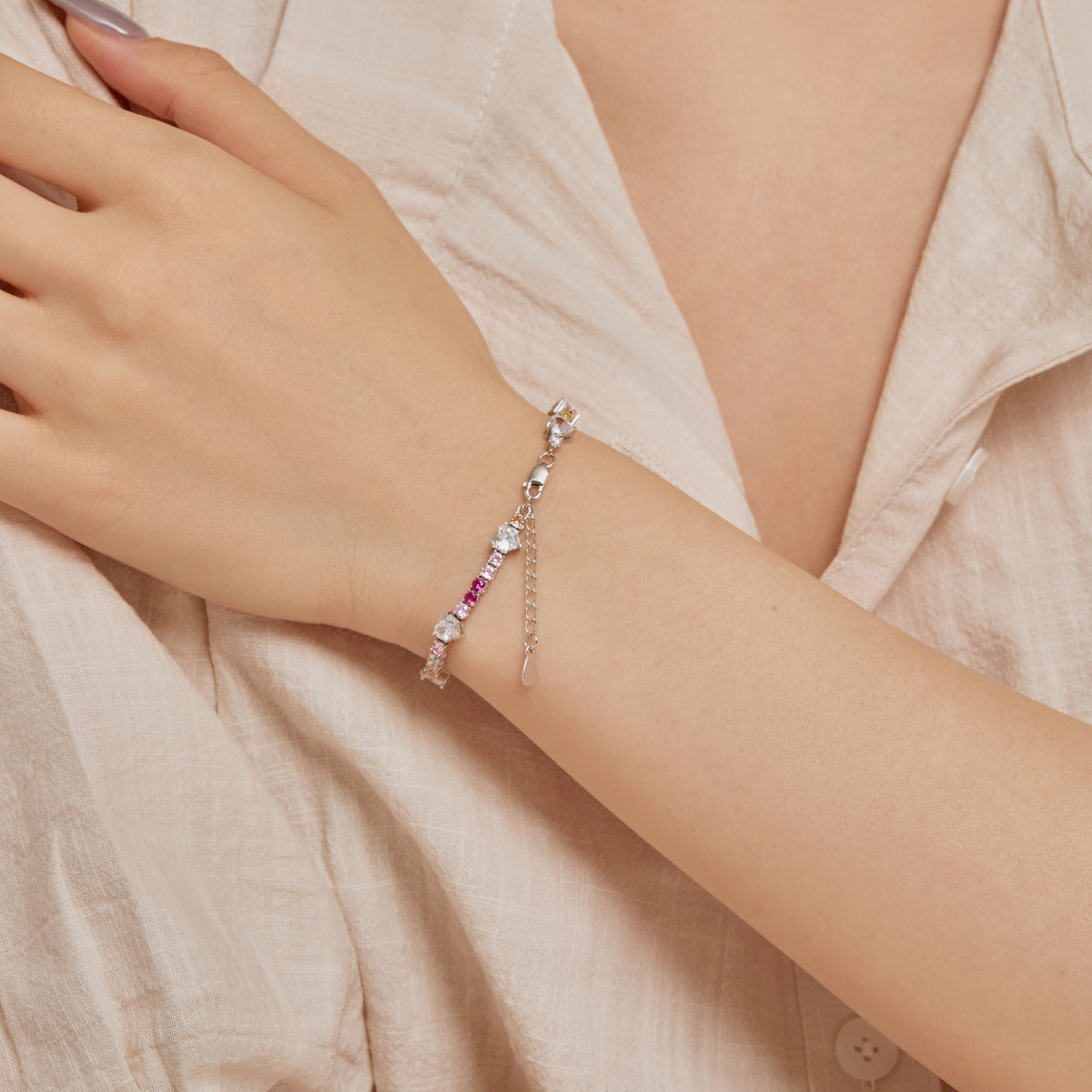 [Bijoux Regalia] Bracelet romantique en forme de cœur avec coupe ronde