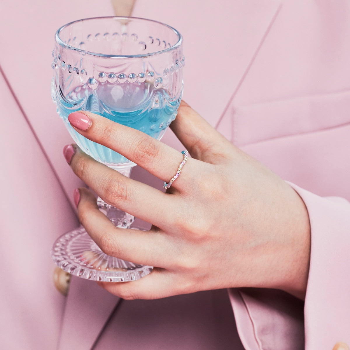 [Joyas Regalia] Anillo de fiesta de corte redondo, delicado y colorido