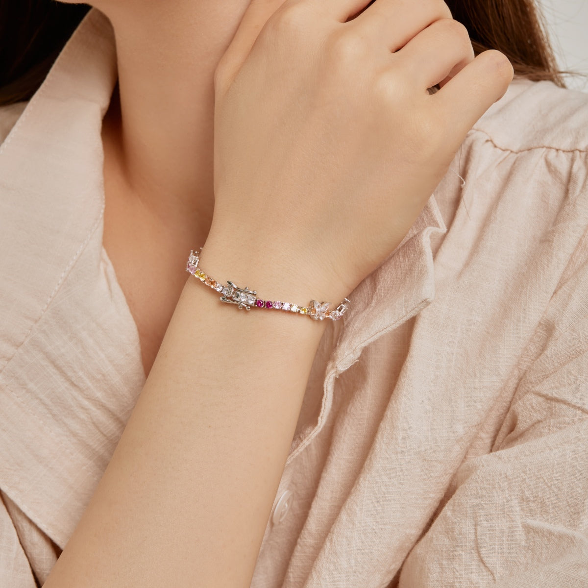 [Bijoux Regalia] Bracelet quotidien rond en forme de papillon coloré et orné