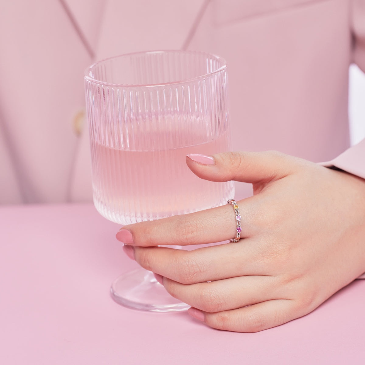 [Joyas Regalia] Anillo de tenis de corte redondo brillante y colorido