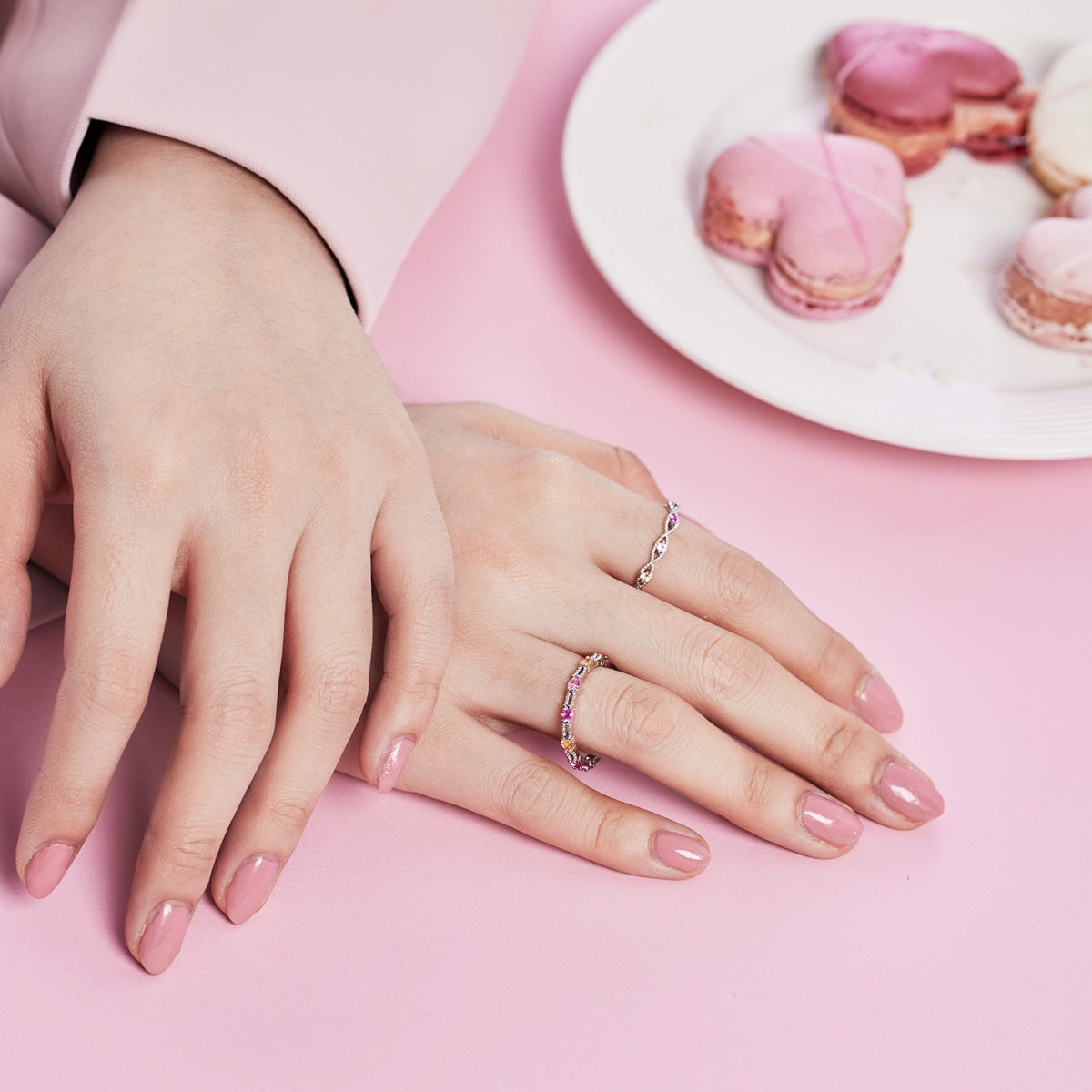 [Joyas Regalia] Anillo de tenis de corte redondo brillante y colorido