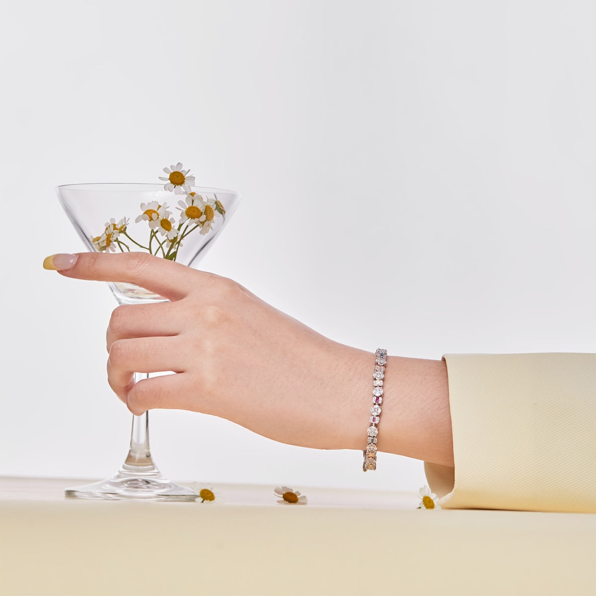 [Bijoux Regalia] Bracelet quotidien multi-coupes éblouissant et radieux