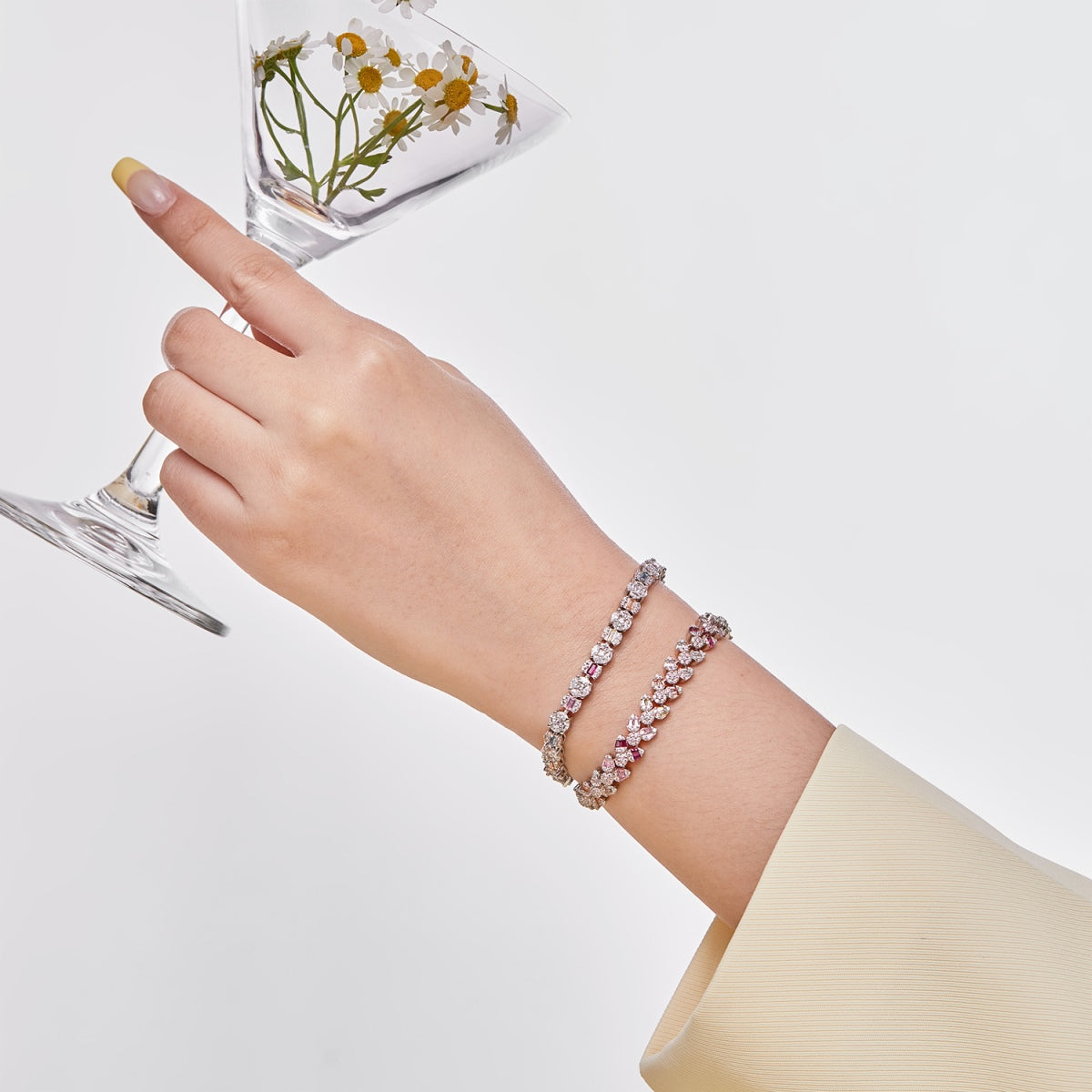 [Bijoux Regalia] Bracelet quotidien multi-coupes éblouissant et radieux