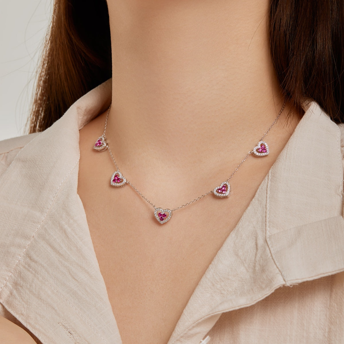 [Joyas Regalia]Collar de cinco corazones brillantes