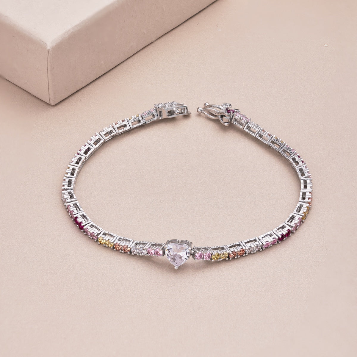 [Bijoux Regalia] Bracelet d'amoureux délicat et romantique en forme de cœur