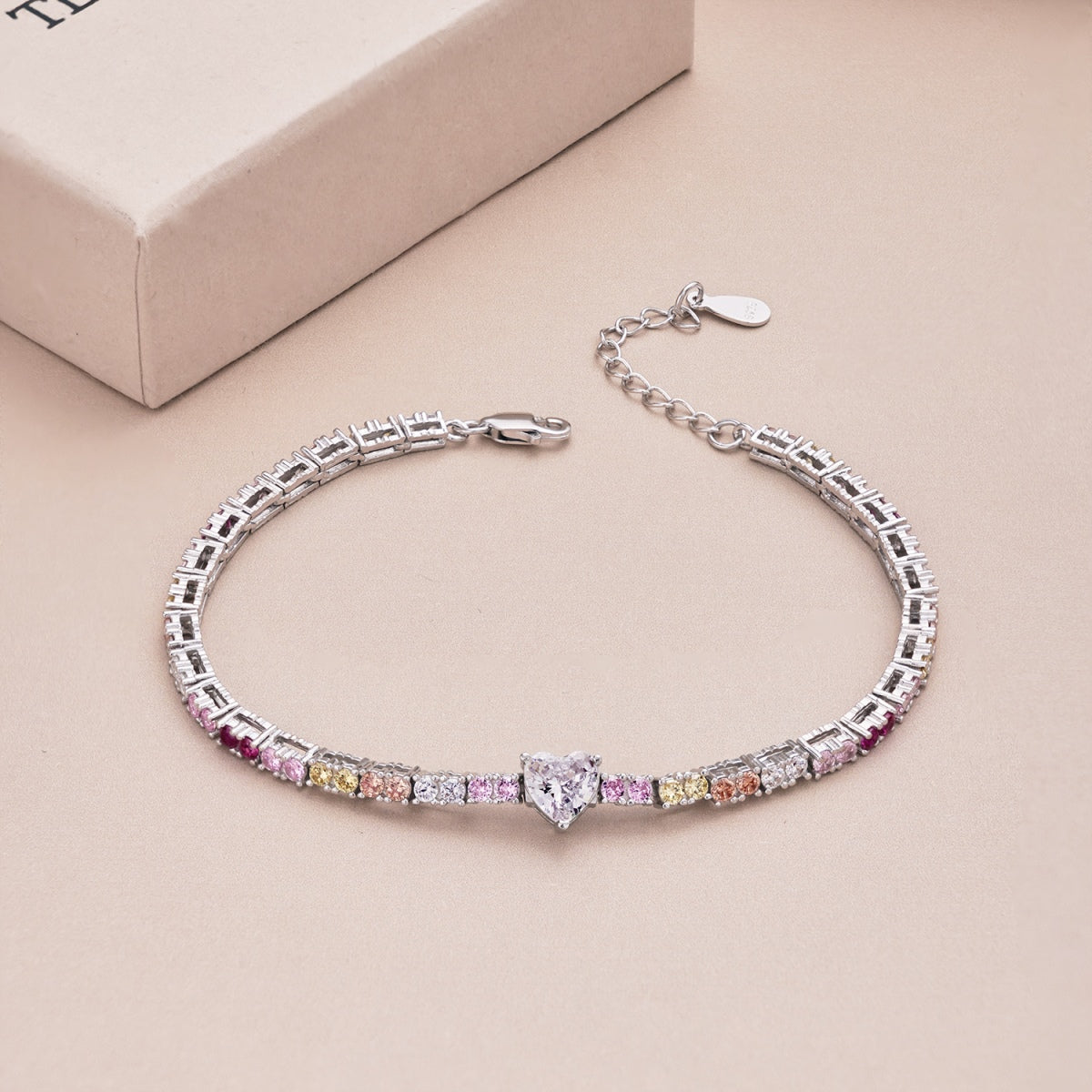 [Bijoux Regalia] Bracelet d'amoureux délicat et romantique en forme de cœur