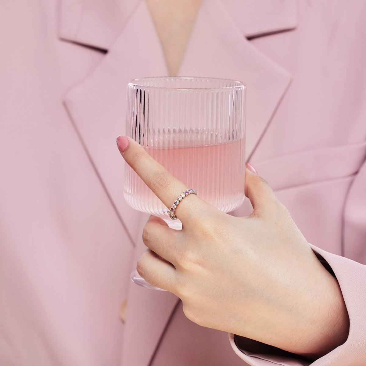 [Joyas Regalia] Exquisito anillo de fiesta de corte redondo colorido