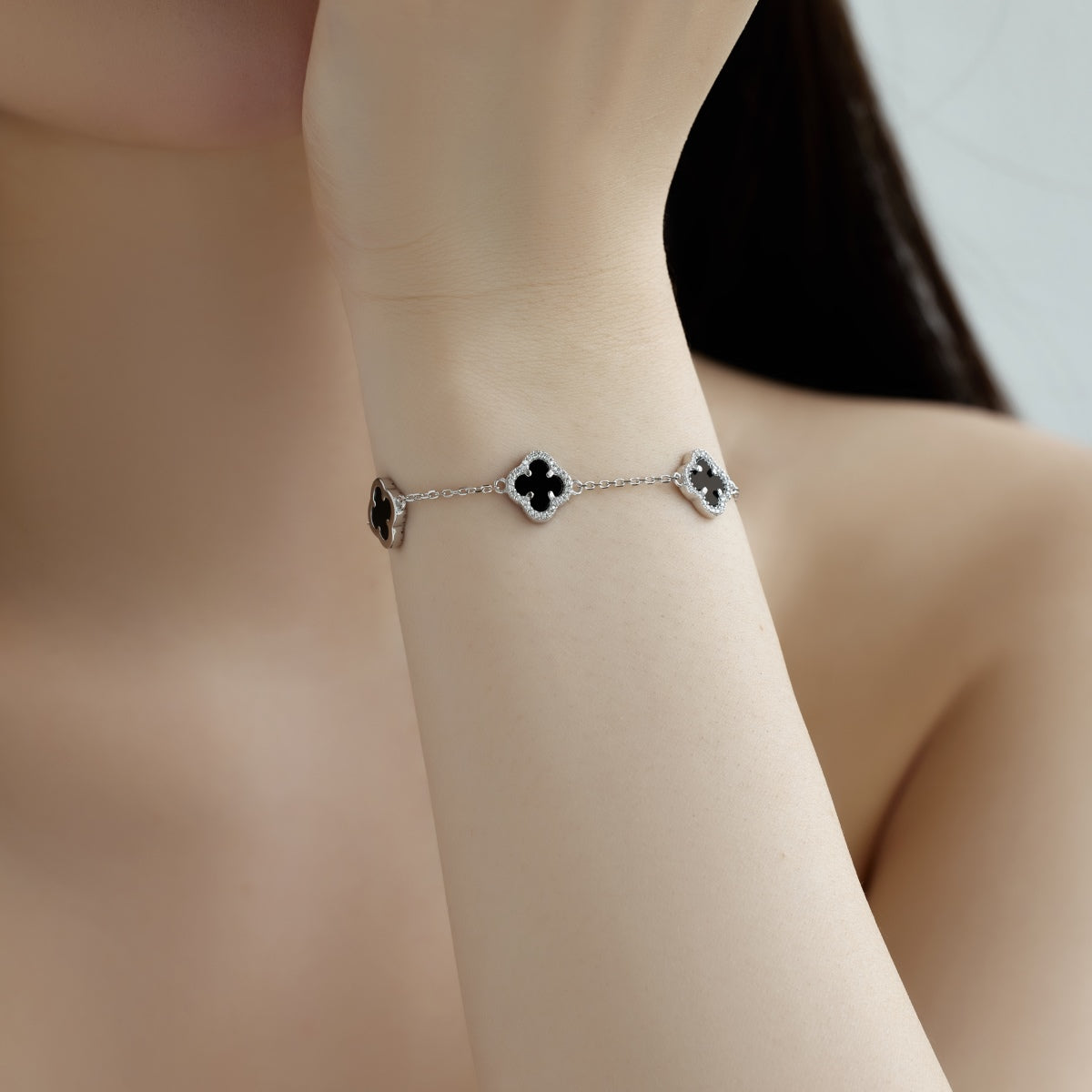 [Bijoux Regalia] Bracelet exquis en trèfle à quatre feuilles