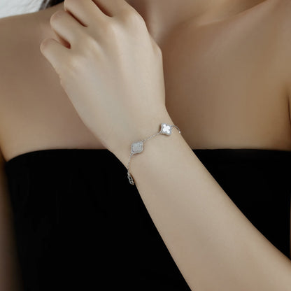 [Bijoux Regalia] Bracelet exquis en trèfle à quatre feuilles